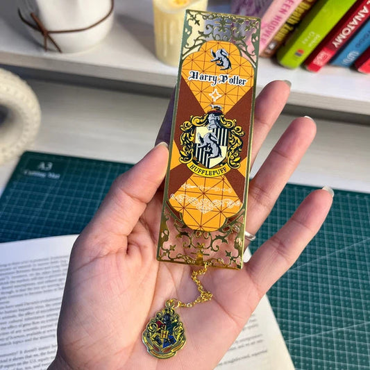 HP magic Metal Bookmark With Hogwards Charm