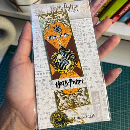 HP magic Metal Bookmark With Hogwards Charm