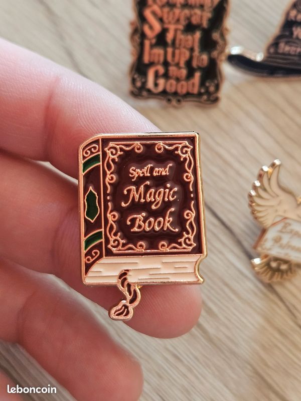 HP magic Enamel Pin