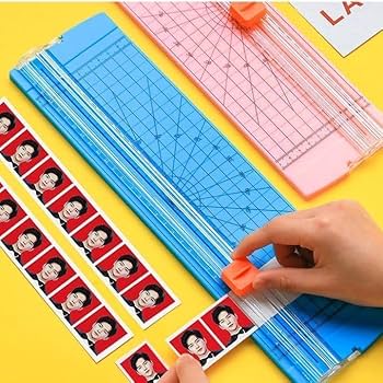 Craft paper cutter / paper trimmer