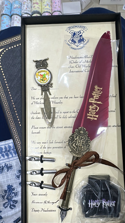 Harry Potter Feather Pen Set with bookmark