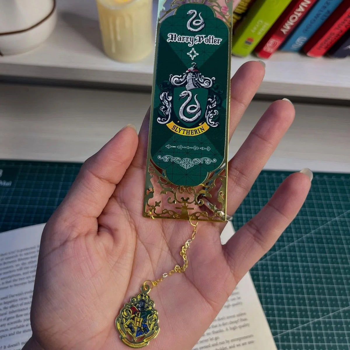 HP magic Metal Bookmark With Hogwards Charm